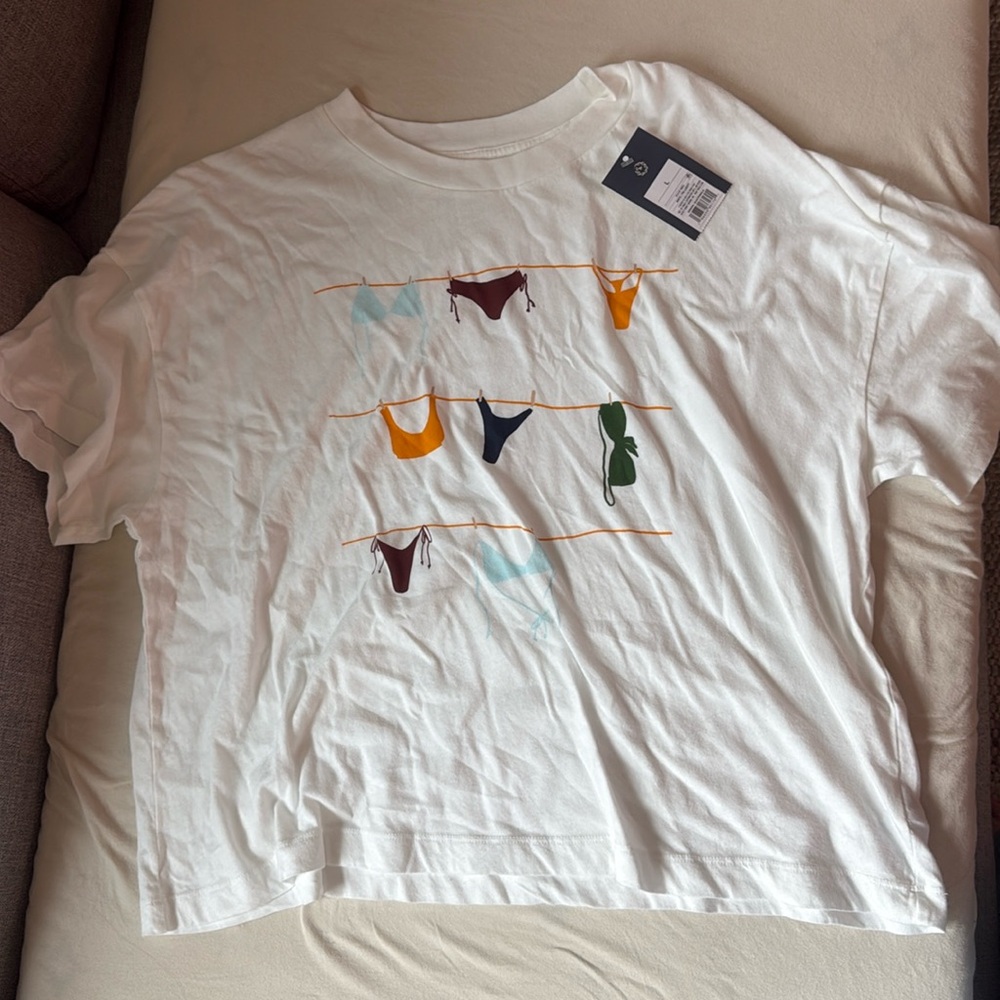 White oversized tee